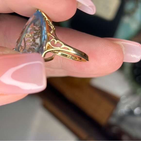 Antique 13 Carat Blue Topaz 10k Gold Ring💙 - Picture 5 of 8
